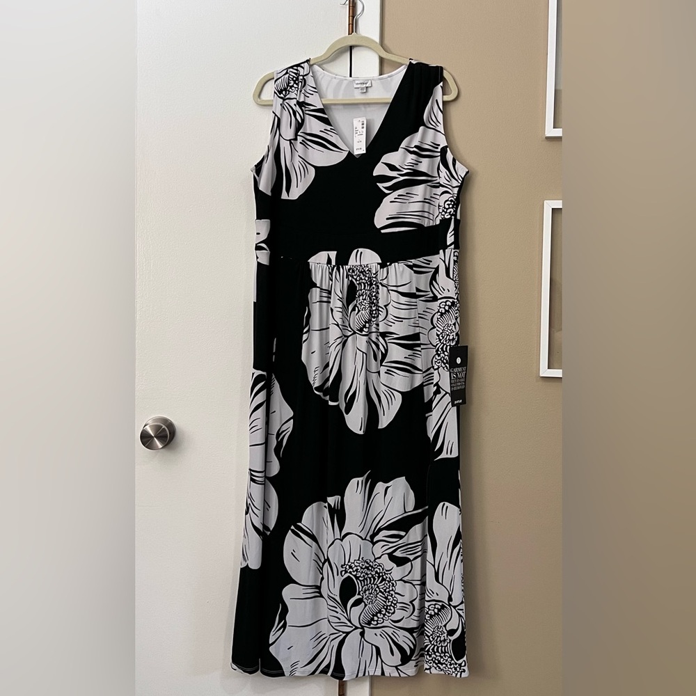 AVENUE black/white floral maxi dress sz 14/16